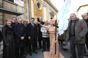 Lire la suite à propos de l’article Le retour de l’ange sur le clocher de l’Eglise Saint Barthélémy