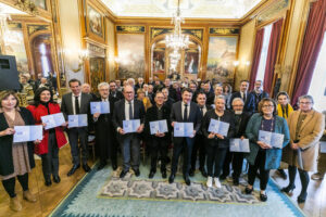 Lire la suite à propos de l’article Cérémonie des vœux à Alpes-Maritimes Fraternité et présentation du calendrier interreligieux 2023